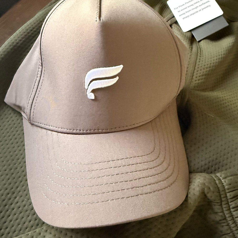Fabletics Fundamental Trucker Hat in Taupe